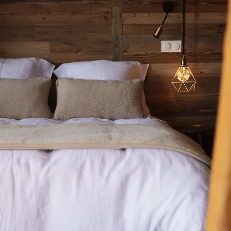 Demeure Sauvage - Etage 1 Bed & Breakfast