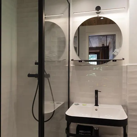 Demeure Sauvage - Etage 1 Bed & Breakfast *